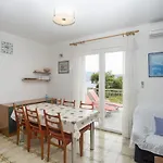 Damir Apartment *