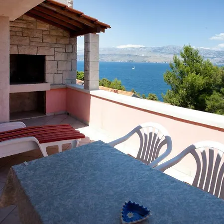 Damir Apartman *
